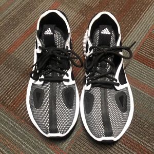 Adidas women’s size 10 Bounce Running shoes